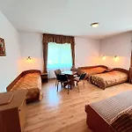 Marel-apartments U Sowy- Park- Zdroj Гостевой дом 3*