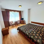 Marel-apartments U Sowy- Park- Zdroj Гостевой дом