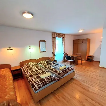Pensionat Marel-apartments U Sowy- Park- Zdroj Polanica-Zdrój
