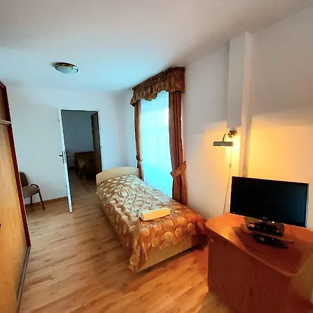 بيت ضيافة Marel-apartments U Sowy- Park- Zdroj 3*