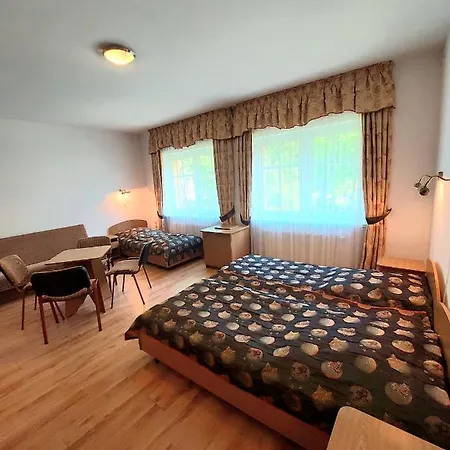 Marel-apartments U Sowy- Park- Zdroj بيت ضيافة 3*