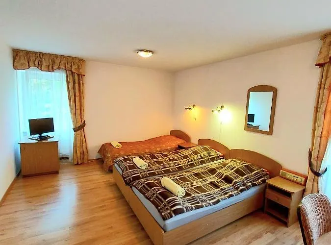 Gasthof Marel-apartments U Sowy- Park- Zdroj